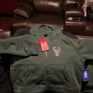 New! NBA Milwaukee Bucks Green Hoodie with Logo